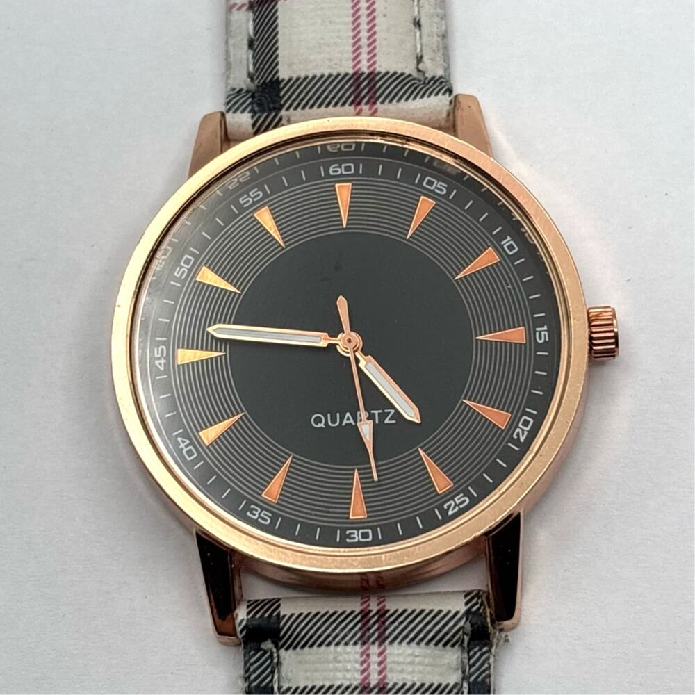 Rose Gold Patterned Watch - Picture 2 of 5